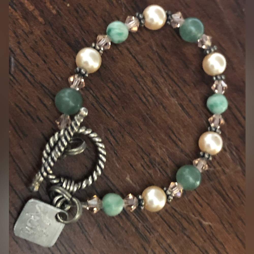 🌸 Faux Jade & Pearl Child’s Bracelet
